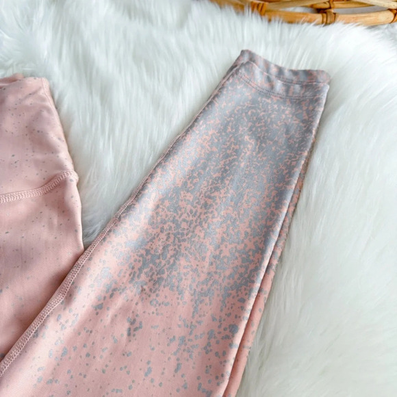 Beyond Yoga High Waist Alloy Ombre Midi Leggings Pink Silver - Picture 2 of 12